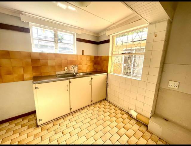 10 BEDROOM PROPERTY TO RENT IN BULT WEST